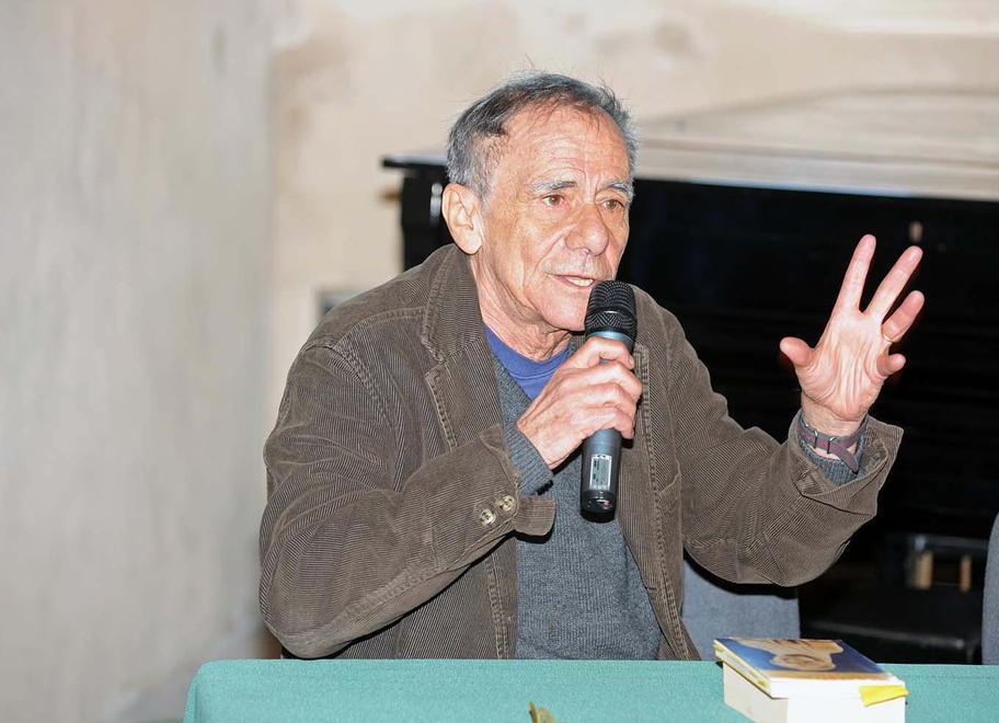 Il gran ritorno di Vecchioni per presentare “L’infinito” 