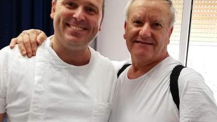 Neurochirurgo lo salva dalla sedia a rotelle «Così ho accompagnato mia figlia all’altare»