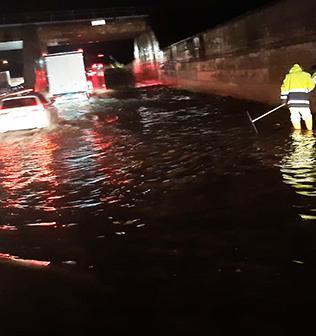 Due sottopassi vanno sott’acqua per le forti piogge 
