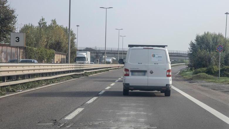 Tangenziale, spuntano crateri
