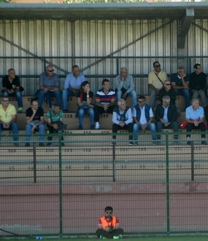 Presto tornerà agibile la tribuna della Tharros 