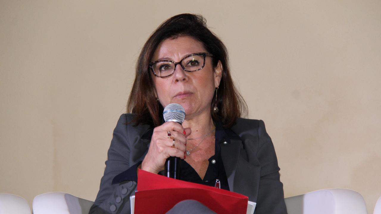 De Micheli dai portuali con Giani e il sindaco