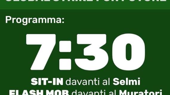 Black friday a Modena Sit-in dei seguaci di Greta «Attenti a cosa comprate Anche lo shopping inquina»