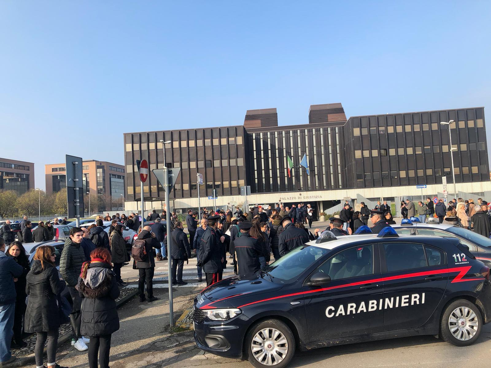 Nuovo allarme bomba in tribunale a Reggio Emilia, evacuato per un'ora il Palazzo di Giustizia 