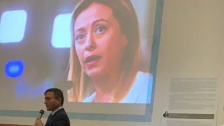 Il consigliere regionale Pd e la 'lezione' in classe, la destra si scatena: "Indottrinamento"