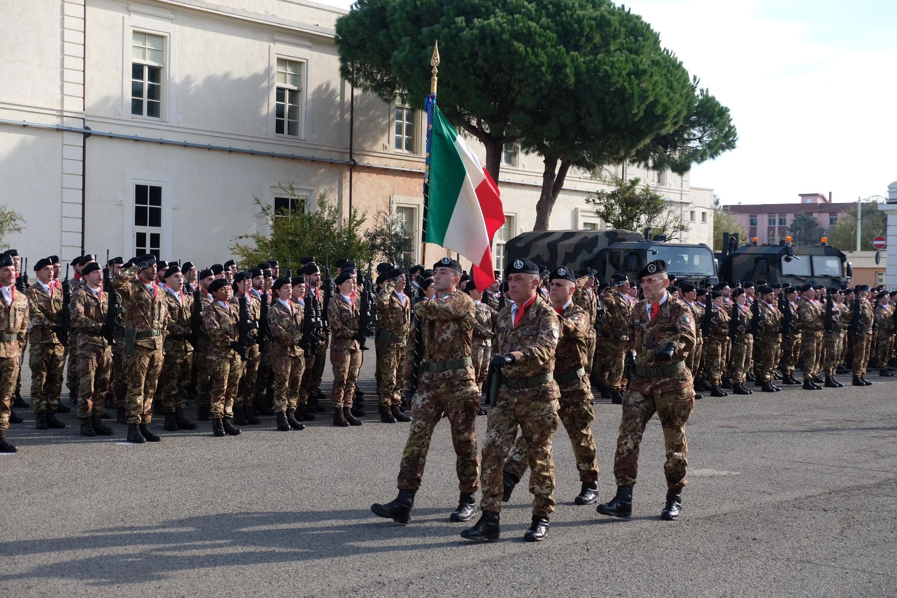 Cagliari, il Reggimento logistico "Sassari" giura fedeltà alla bandiera di guerra
