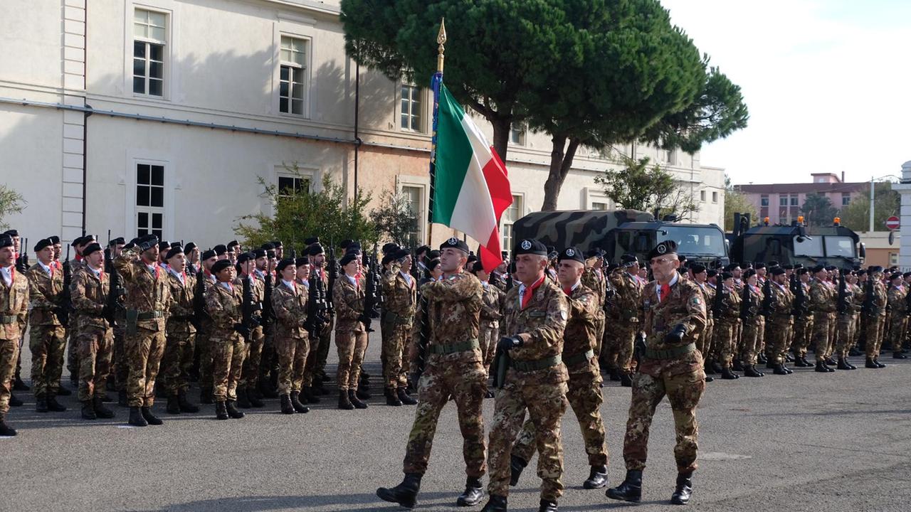 Cagliari, il Reggimento logistico "Sassari" giura fedeltà alla bandiera di guerra