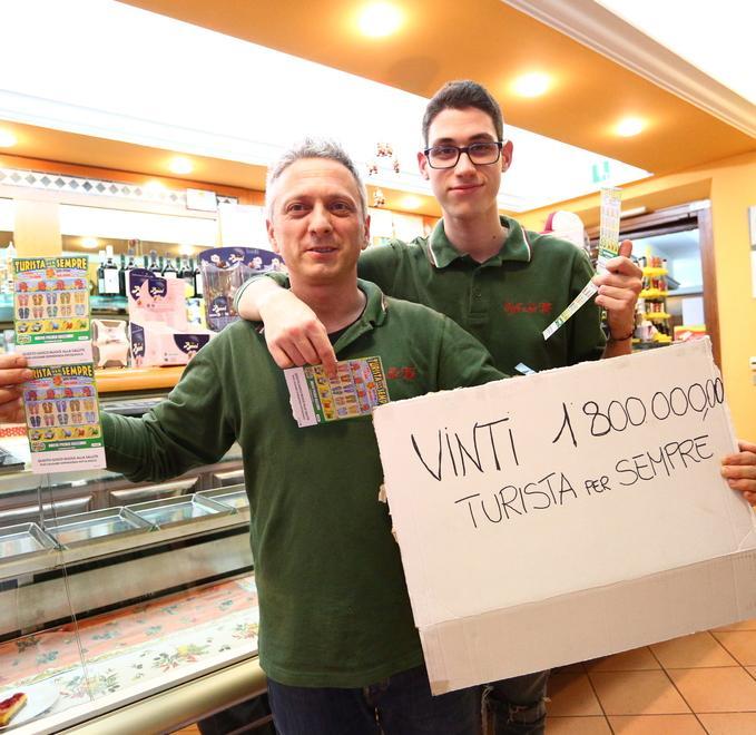 Vinti 1.800.000 euro: «È uno del posto» 