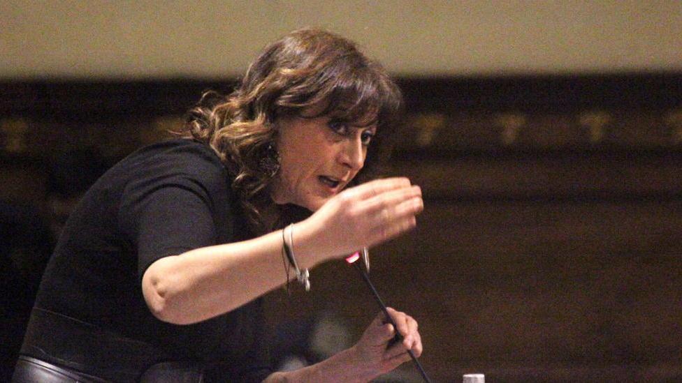 Il crocifisso imbarazza il Pd e si decide di non decidere
