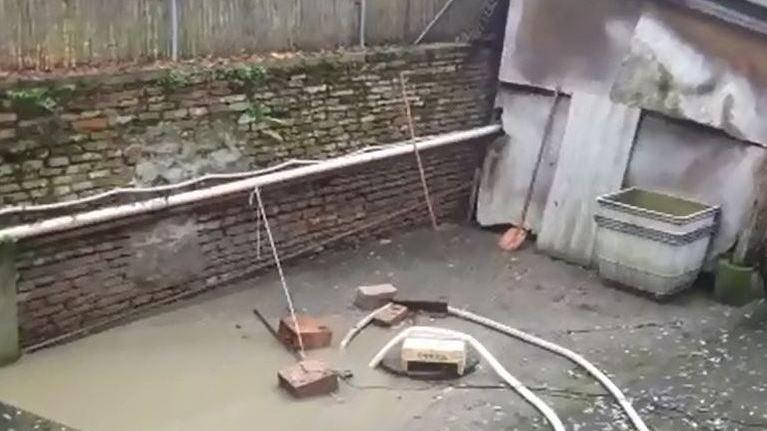 Il “regalo” del fiume Tornano fontanazzi e insidiose infiltrazioni