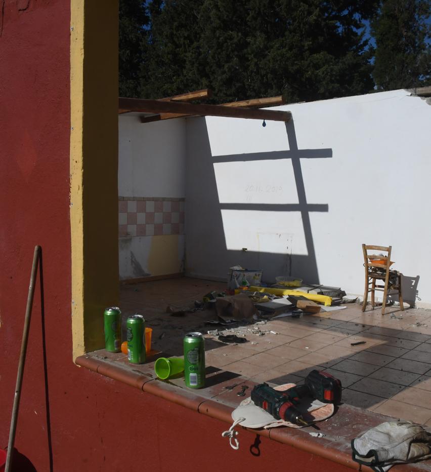 Scuderie e immobili da demolire, due proprietari ricorrono al Tar