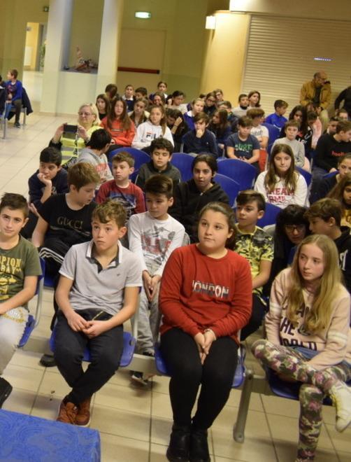 La cartoleria Checchi si allarga e festeggia