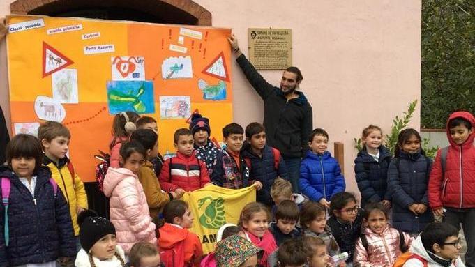 Studenti a lezione per imparare a riconoscere la specie aliene
