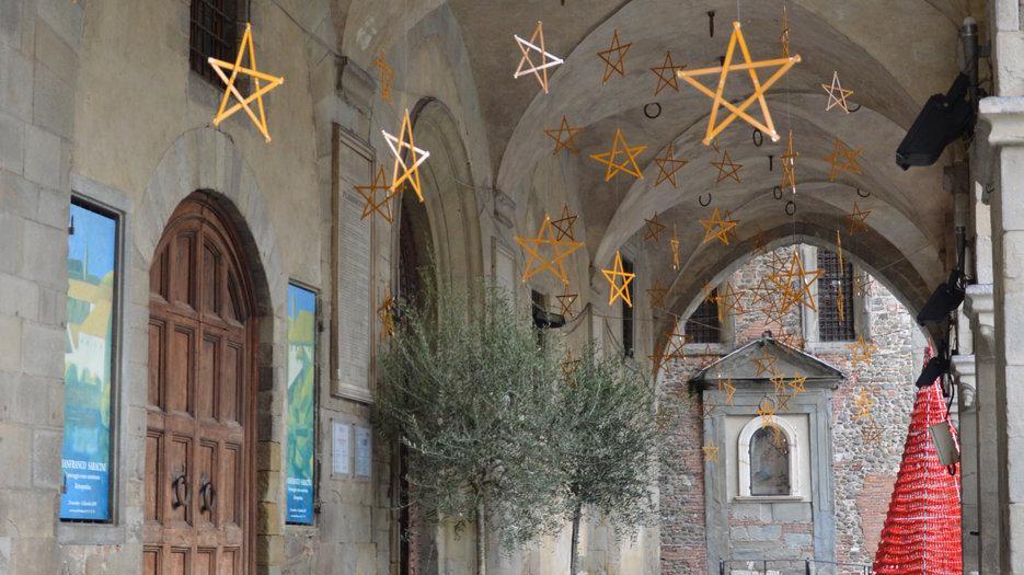 Si accende l’albero di Natale