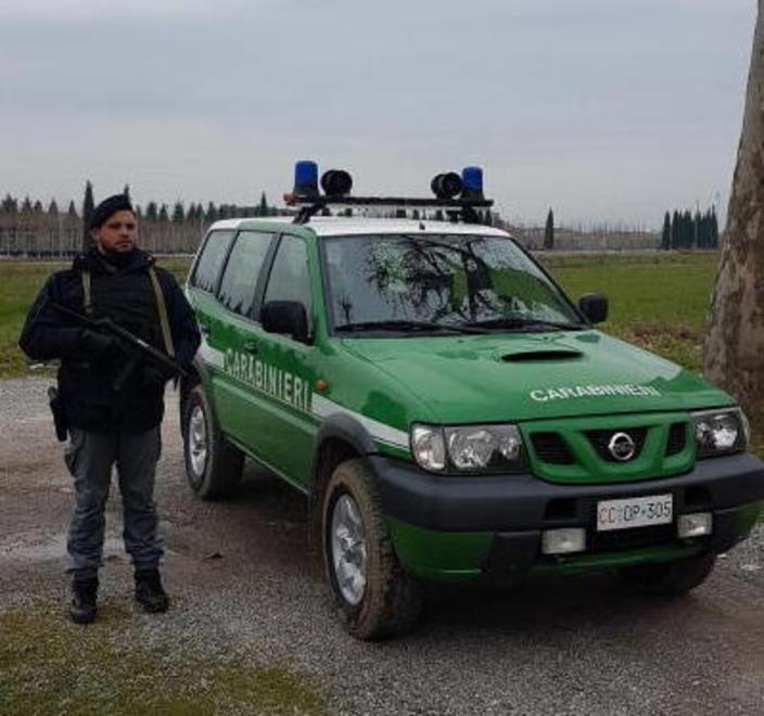 Caporalato, scatta un arresto Operai nascosti dietro armadio 