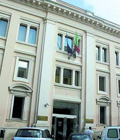 Corsi di inglese e allestimento vetrine per i commercianti