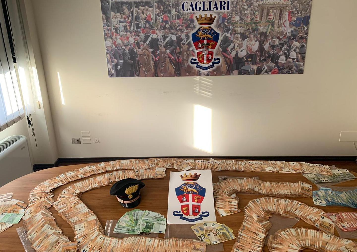 Sotto il letto nascondeva 150mila euro 