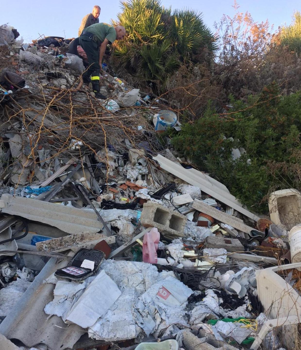 Creano una maxi discarica marito e moglie nei guai 