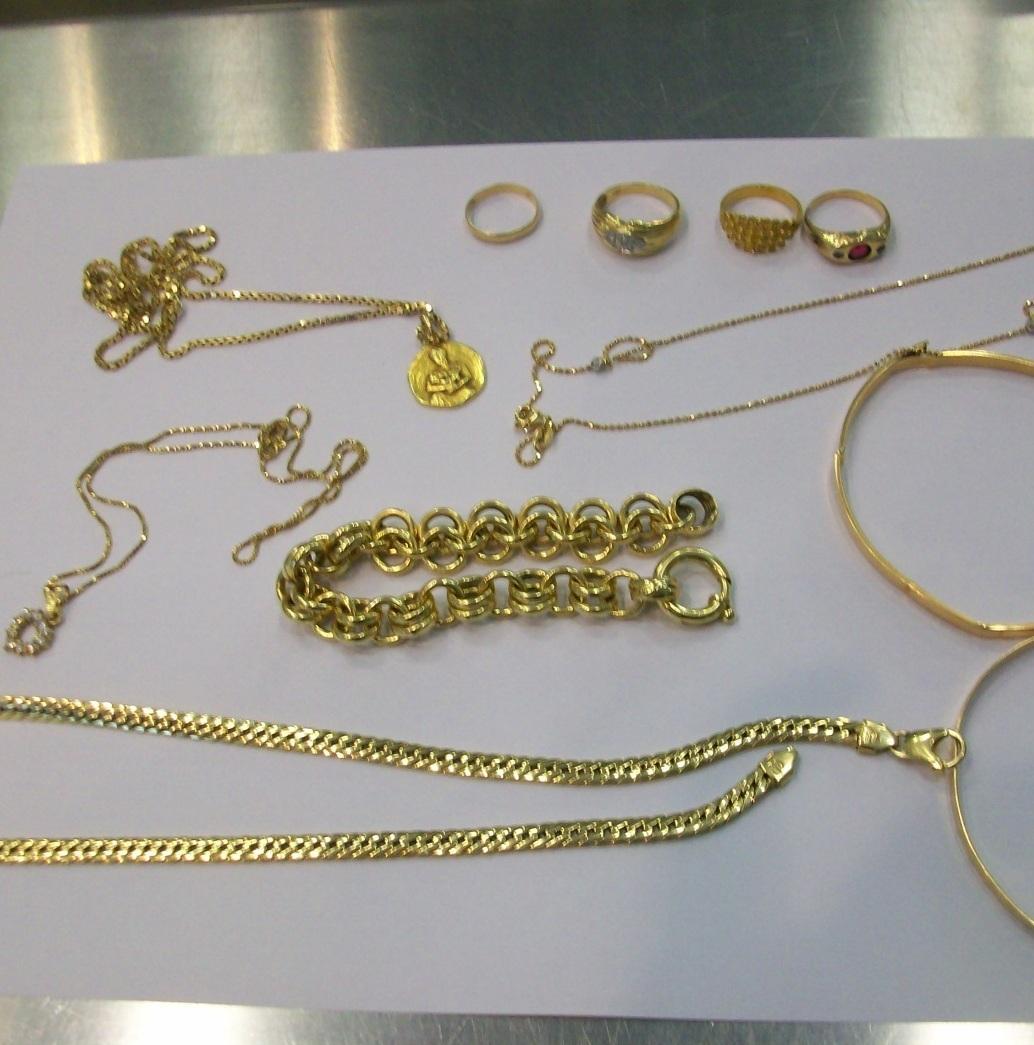 Olbia, scoperta badante infedele: rubava gioielli in casa 