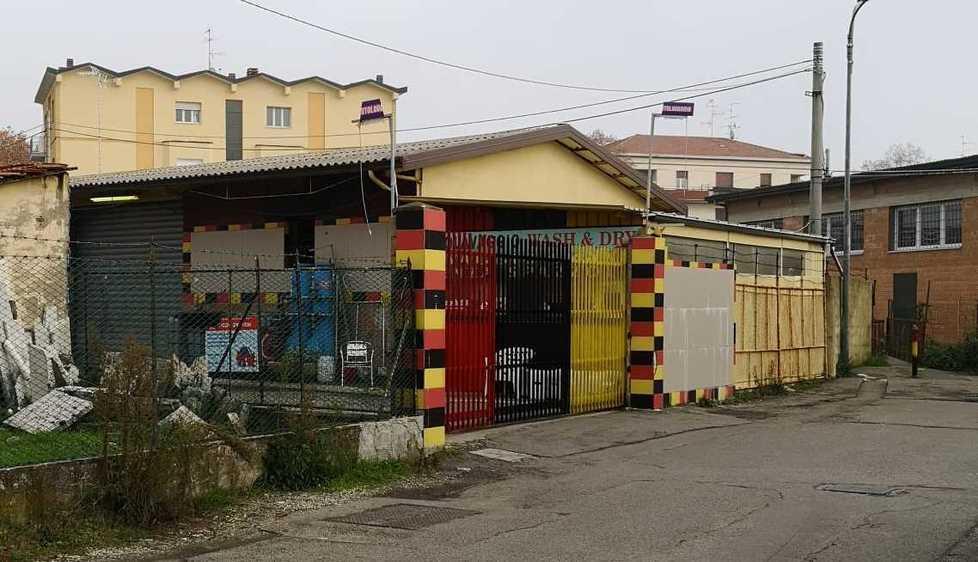 Sassuolo Dentro l’autolavaggio una base di spaccio 