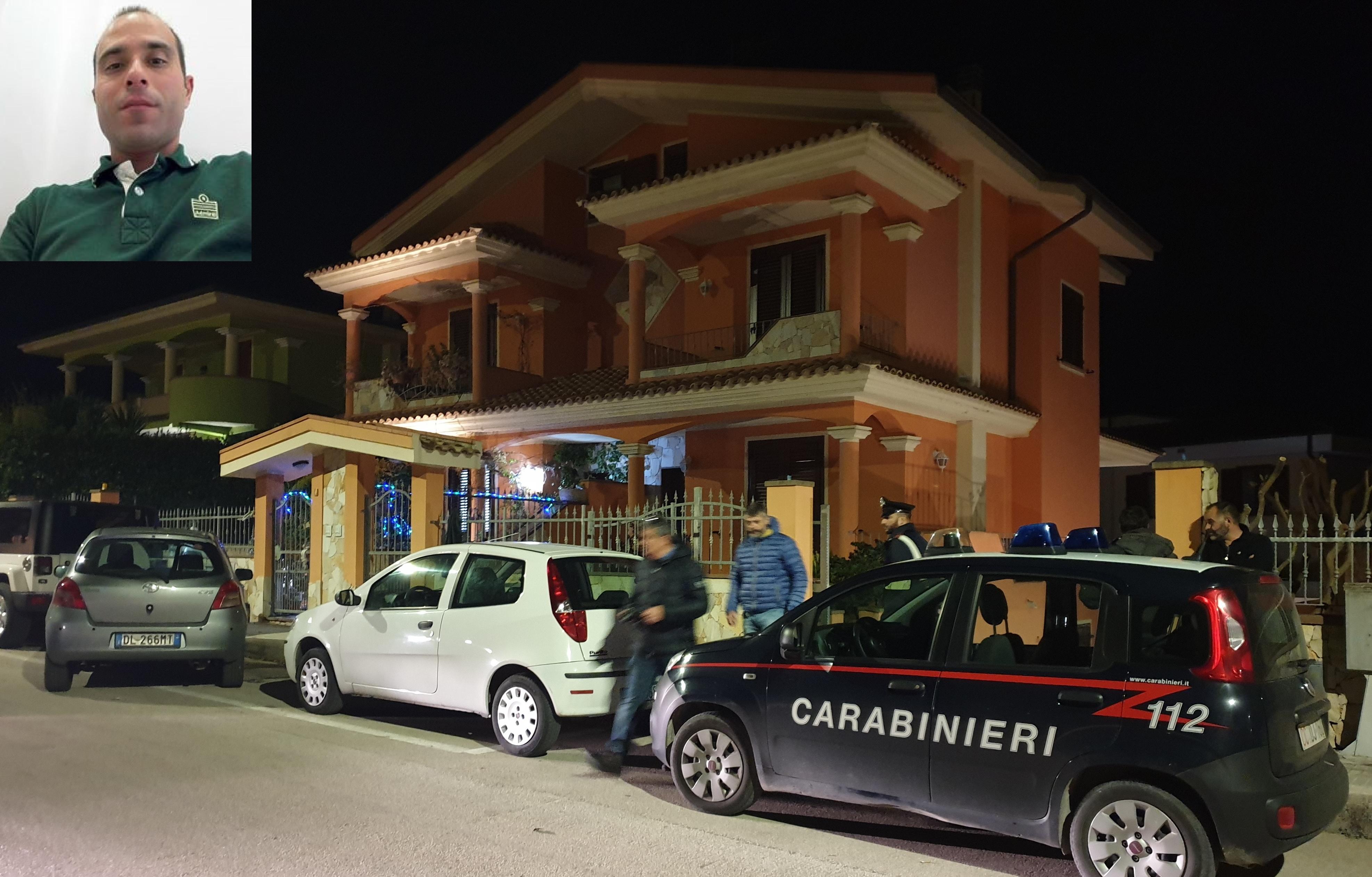 La casa in via Giagu a Usini dove è  morto tragicamente Davide Migliorisi (nel riquadro) - foto di Ivan Nuvoli