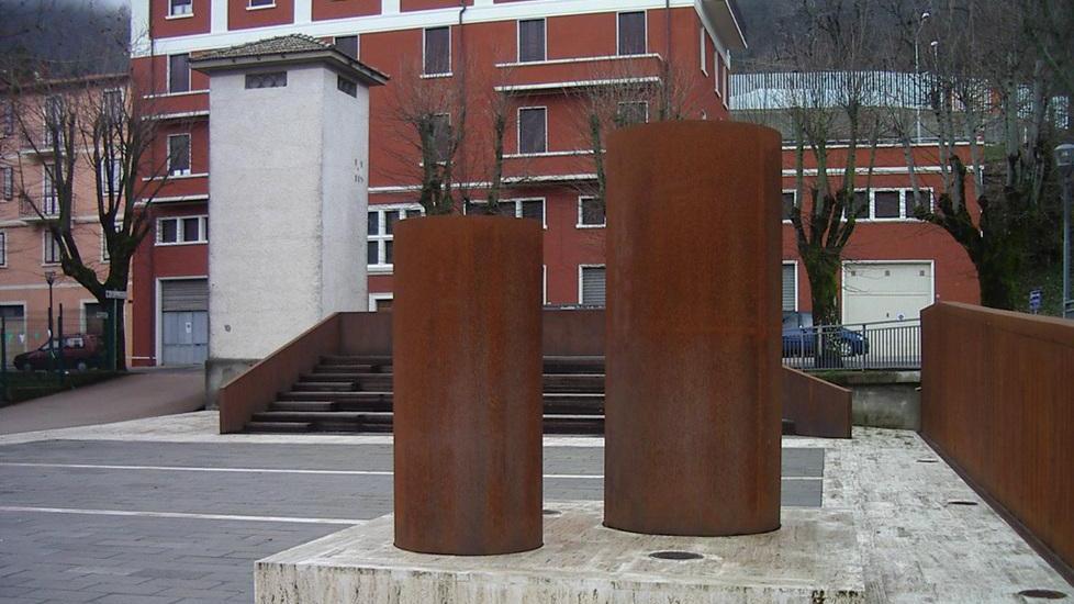 Un monumento dedicato al pittore della cabina elettrica