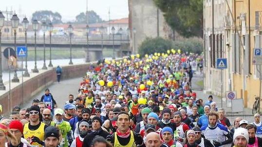 Salta la maratona di Torino Tutti “invitati” a Pisa