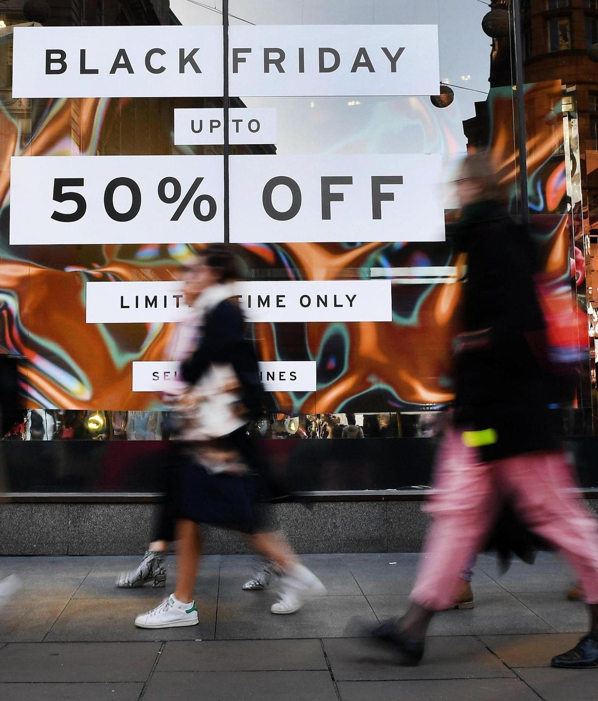 «Black friday, via i cartelli o arrivano le multe» 