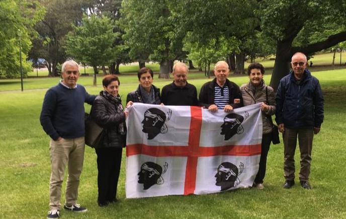 Partono da Dorgali per ritrovare i fratelli in Australia dopo 40 anni 