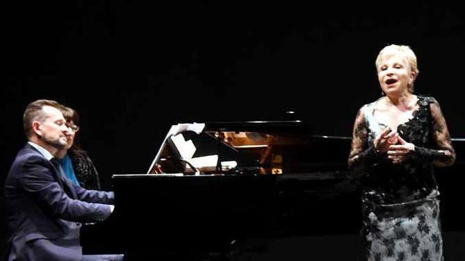 Lirica e bel canto a Carrara, Animosi è davvero “buona la prima”