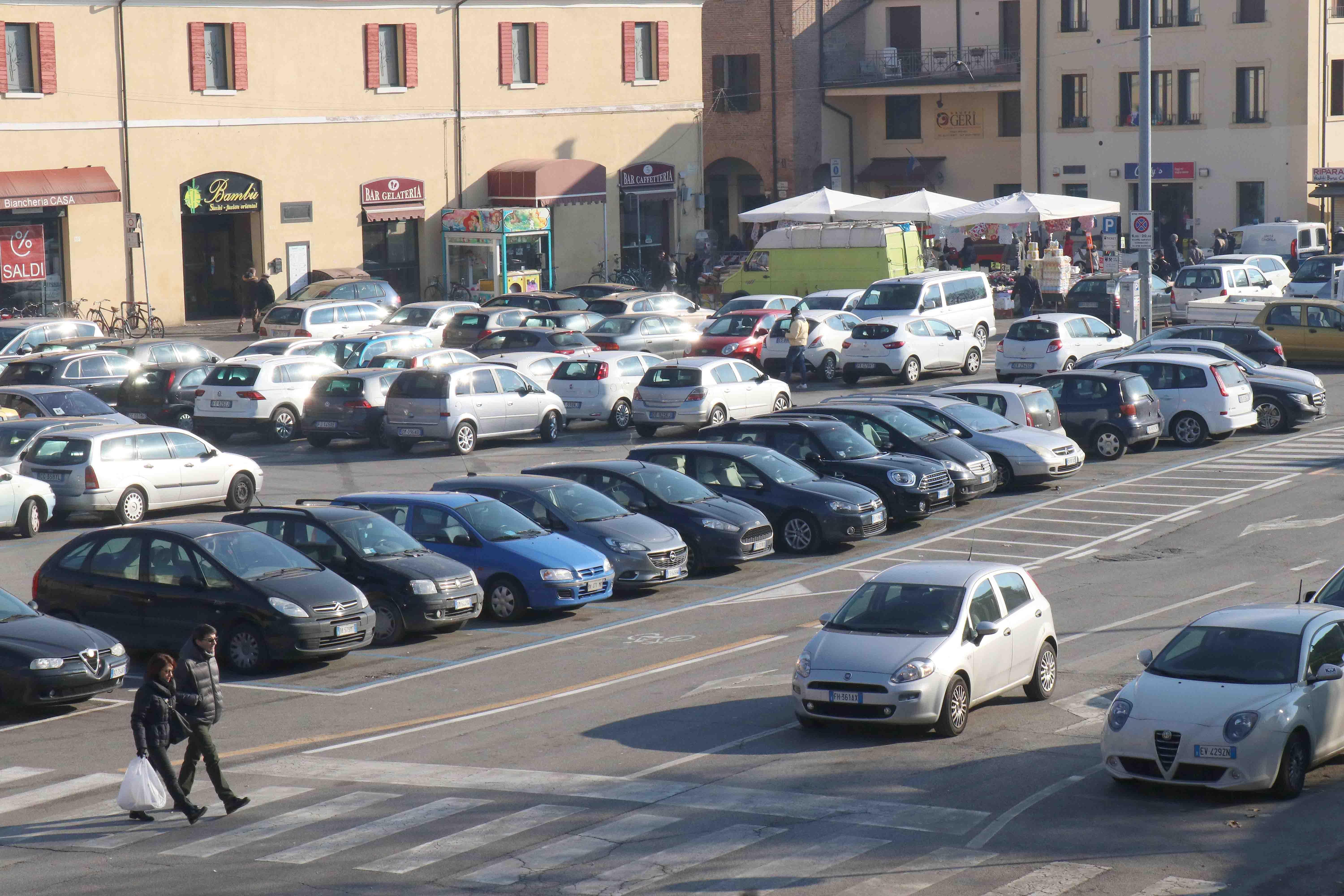 Parcheggi, scatta la sosta gratuita di 30 minuti