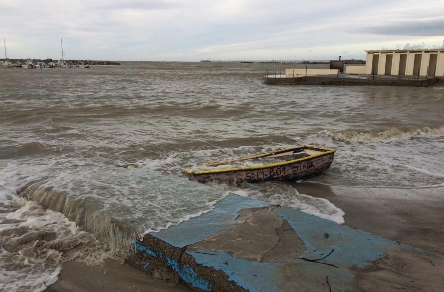 L'ultima mareggiata a Vada (foto Falorni/Silvi)