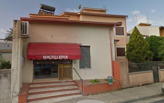 Colpo in una macelleria di Villaspeciosa: rubati 120 chili di salsiccia