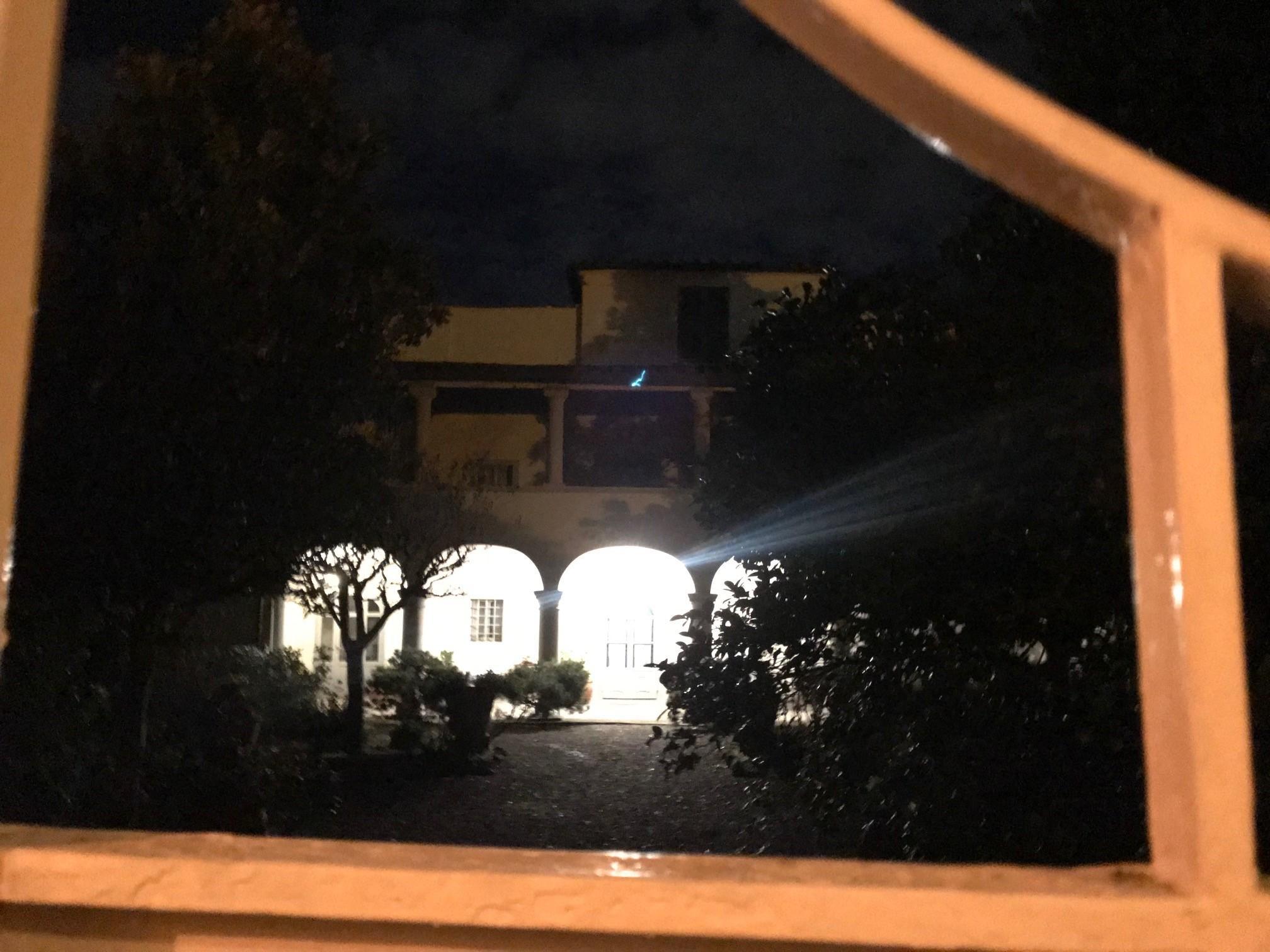 La villa Becherini Guasti di via Matteo degli Organi dove è stata compiuta la rapina (foto Batavia)