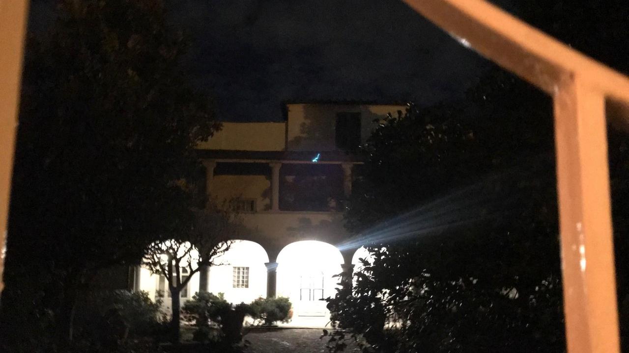 La villa Becherini Guasti di via Matteo degli Organi dove è stata compiuta la rapina (foto Batavia)