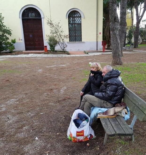 Dormono da tre giorni sulla panchina dell’ex Ilva 