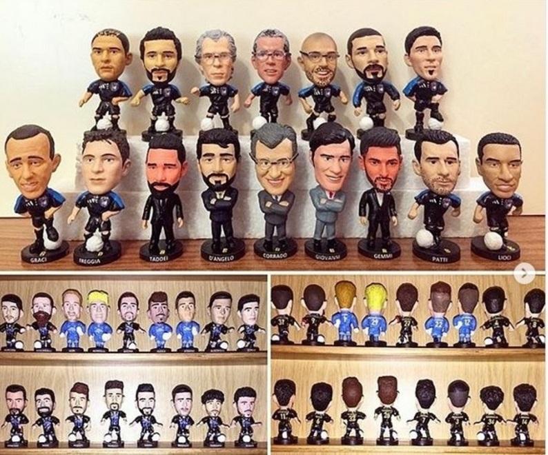 Le miniature della B in regalo alla squadra