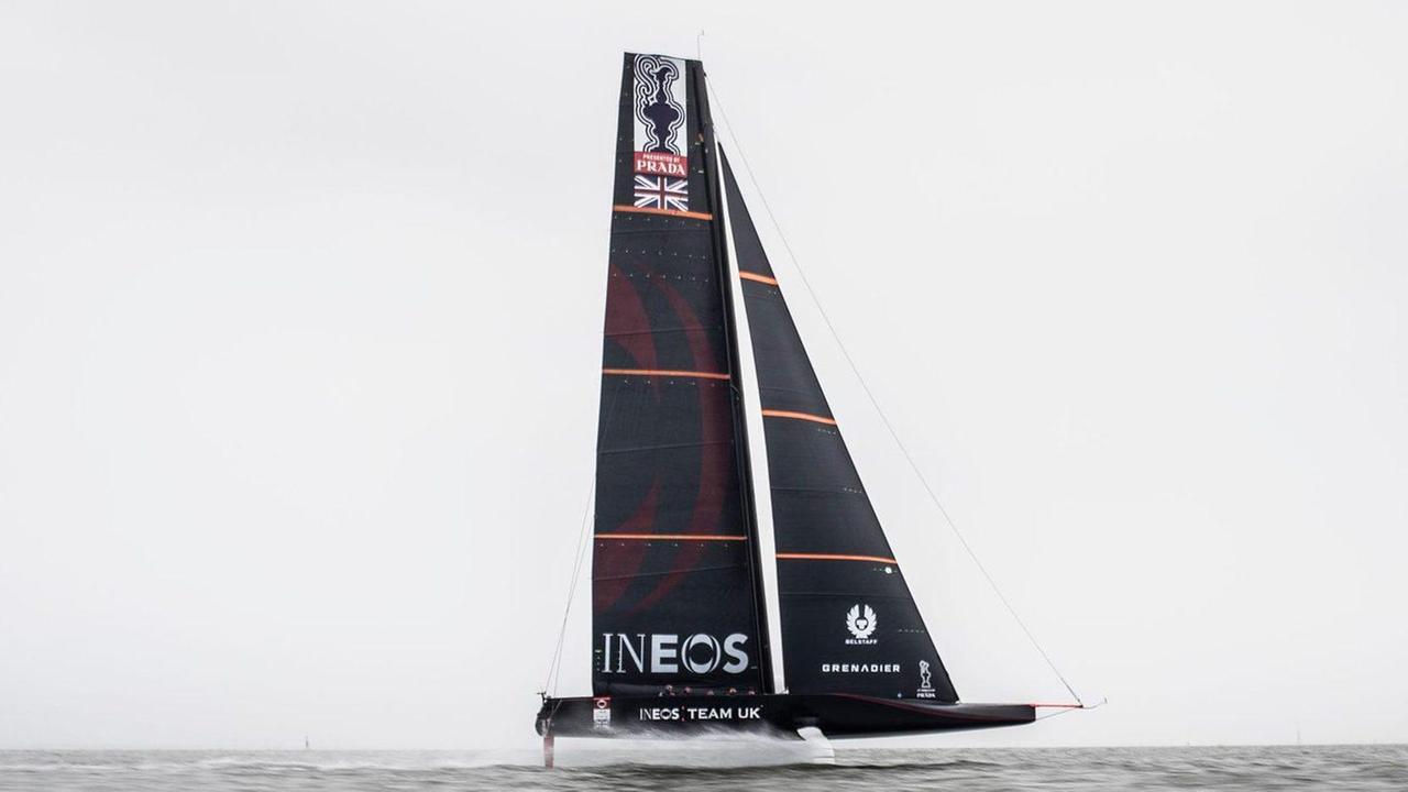 Arriva Britannia e Luna Rossa non è più sola