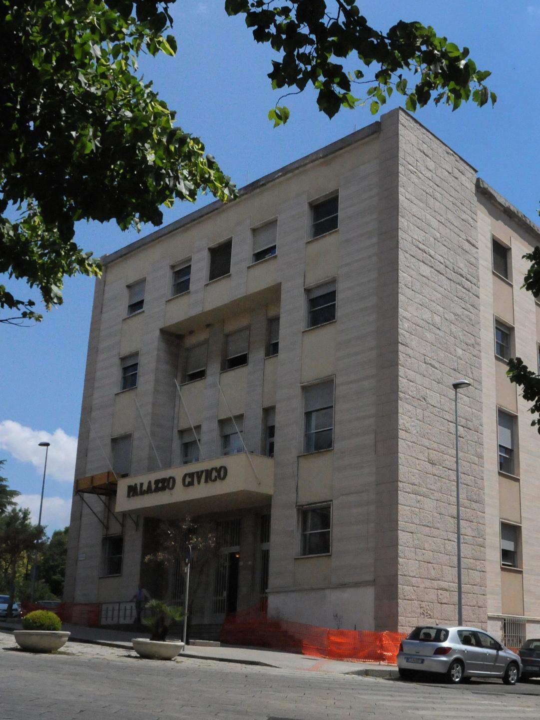 Variazione del bilancio, lo scontro resta aperto 