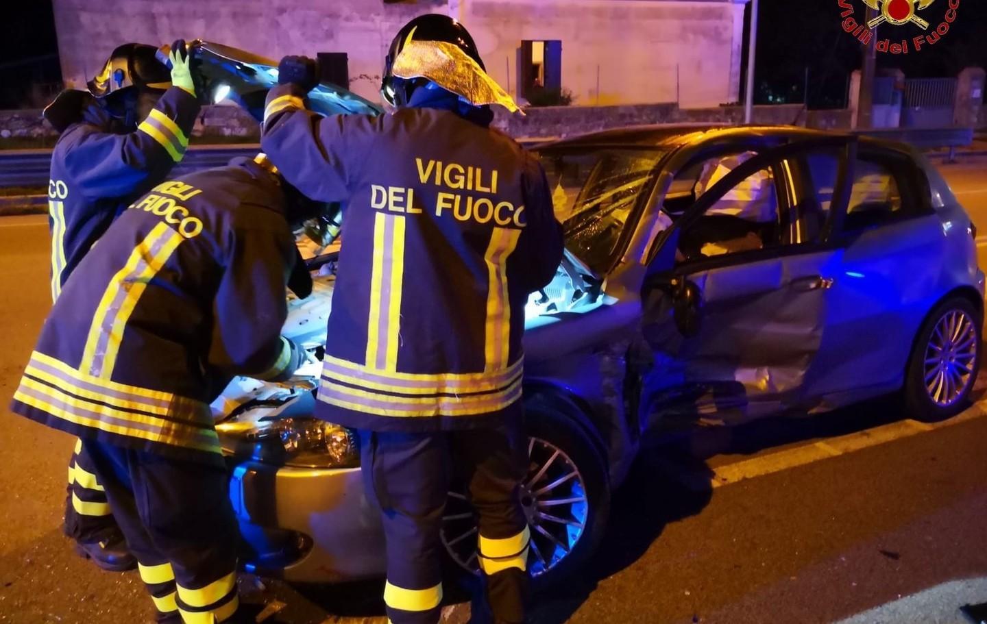 Sassari, scontro a un incrocio: due feriti 