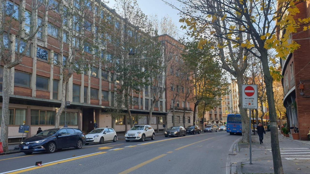 Più sicuro l'incrocio tra piazza Europa e via Tiziano: al via la sperimentazione nell'ambito della riqualificazione di viale Montegrappa