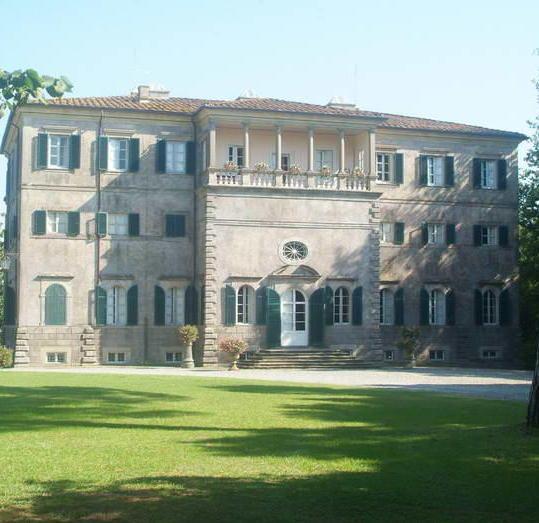 «Villa Fanini in abbandono» Denuncia dello studio legale 