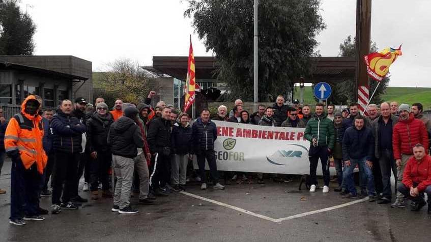 Ancora in sciopero i lavoratori precari del gruppo Geofor In 11 sono a rischio
