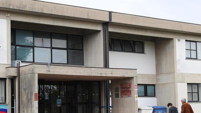 «Avvicinato da alcuni adulti» Ma il racconto non ha riscontri