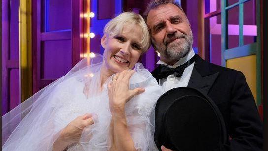 Novelli sposi alle prese con vecchie conquiste «Così si ride delle cotte»
