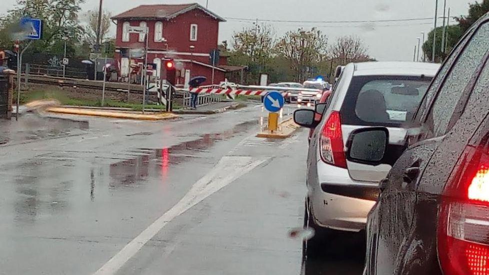 Passaggio a livello, entro un anno una soluzione per via Franchetti 
