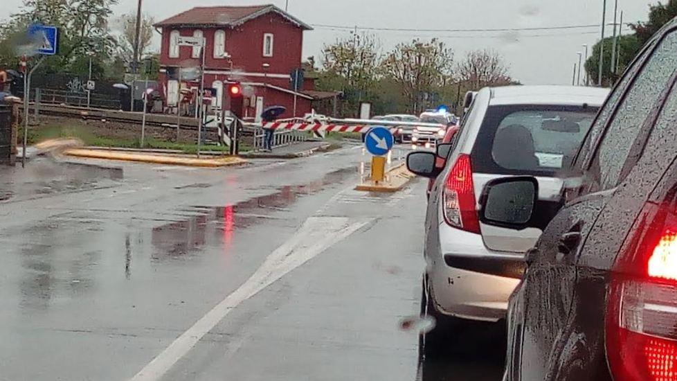 Passaggio a livello, entro un anno una soluzione per via Franchetti