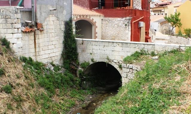 Ossi dà l’addio al pensionato precipitato nel pozzo di casa