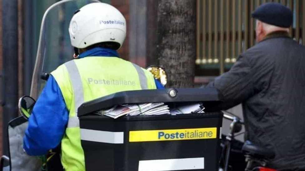 Poste assume portalettere in Toscana, serve il diploma