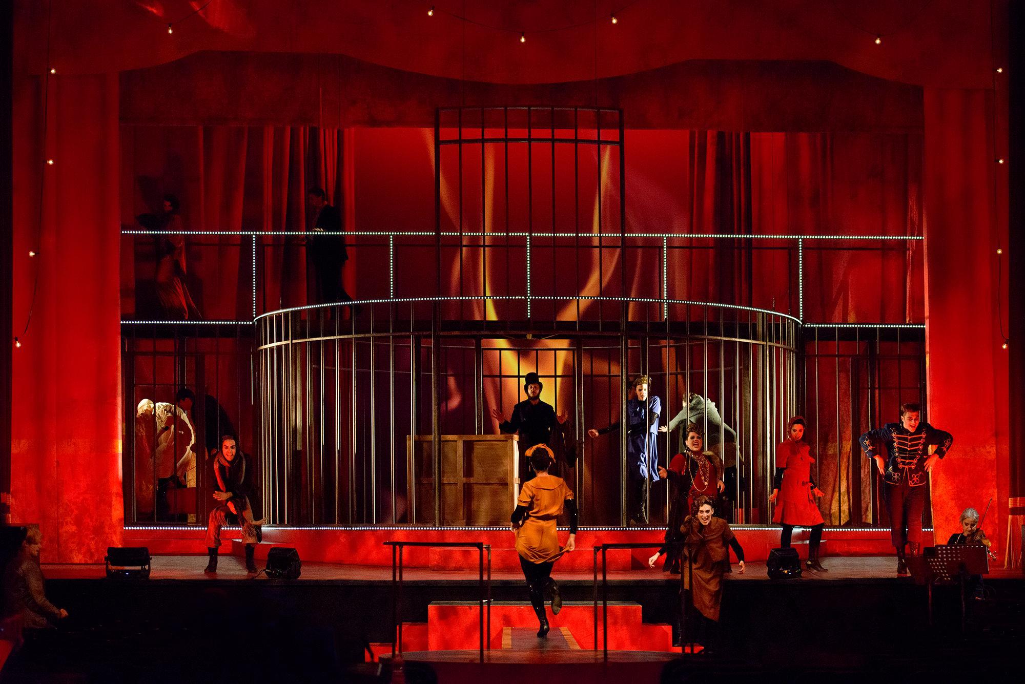 Modena. Allo Storchi "La commedia delle Vanità" di Longhi, opera titanica